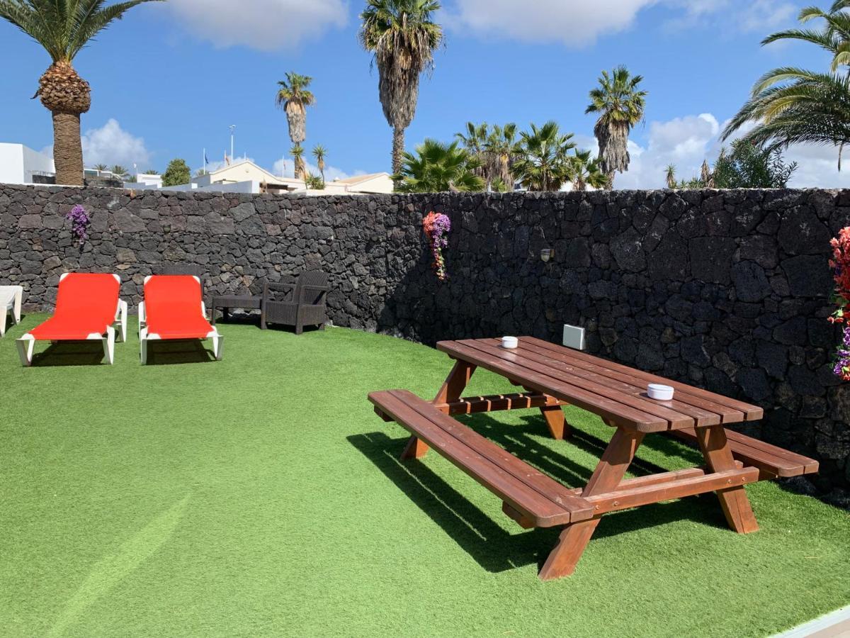 Basement Apartment Very Large Fantastic Location Playa Blanca  Exterior foto